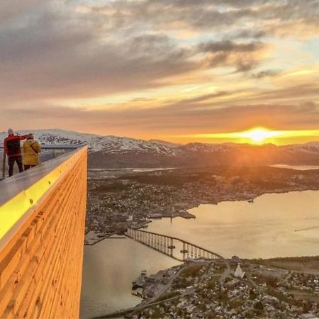 New! Modern - Central - Cozy Place By The Sherpa Stairs Tromsø Exterior foto
