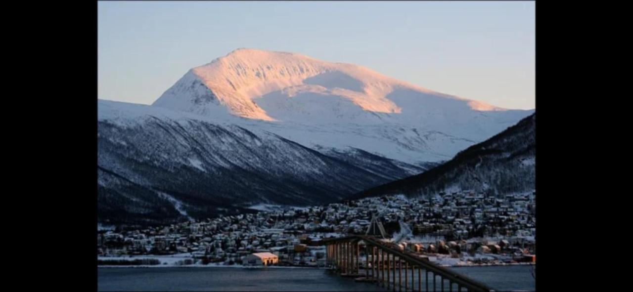 New! Modern - Central - Cozy Place By The Sherpa Stairs Tromsø Exterior foto